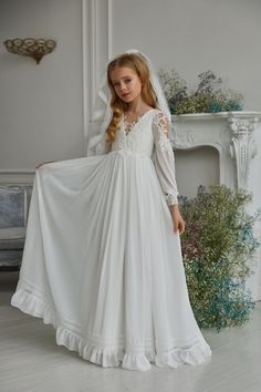 Girls First Communion Dress with Sleeves 1st Communion Dresses Catholic, Comunion Dress Catholic First Communion, First Communion Dresses Catholic, 1st Communion Dresses, Comunion Dress, Lace Trimmed Veil, Girls First Communion Dresses, Chiffon Flower Girl Dress, Holy Communion Party