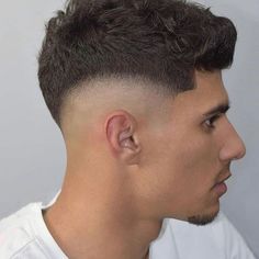 Braids With Fade, Popular Mens Haircuts, Haircut Selfie, Photo Hijab, Taper Fade Haircut, Wavy Hair Men, Cute Hairstyle