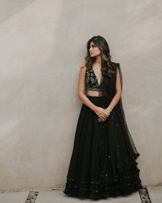 Black Indian Lehenga, Black And Silver Lehenga, Black Lengha Outfit, Indian Wedding Gowns, Black Lehenga, Traditional Indian Outfits