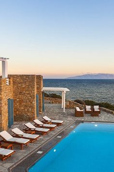 Villa Erato, un havre de paix à Mykonos - Psarroy - Agios Lazaros. Découvrez le luxe et l'élégance de cette magnifique propriété. ☀️🌴 #VillaErato #Mykonos #HôtellerieDeLuxe #AgiosLazaros #Psarroy