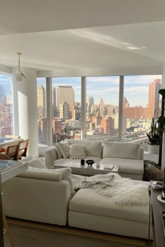 Nyc Living Room Aesthetic, Aesthetic Nyc Apartment, Condo Furniture, Apartment View, Dream House Rooms