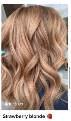 Strawberry Blonde Toner, Celebrities Hairstyles, Blonde Toner, Warm Blonde Hair, Hairstyles And Colors, Long Length Hair