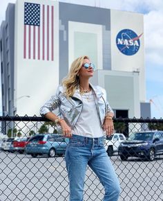 Chiara Ferragni Style, Blogger Street Style, George Clooney, People People, People Standing, Denim Vest, Denim Fashion, Nasa, Duster Coat