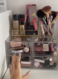 Aesthetic Makeup Organization, Makeup Organizer Aesthetic, My Amazon Wish List, Rangement Makeup