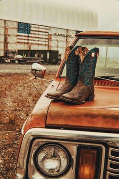 Country Western Asethic, Country Pickup Truck Aesthetic, Cowboy Truck Aesthetic, Cowboy Aethstetic, Cowboy Pictures Western, Western Core Aesthetic, Orange Country Aesthetic, Western Esthetics, Western Boots Aesthetic