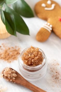 This festive DIY lip scrub smells just like freshly baked gingerbread cookies! Learn how to make an easy gingerbread lip scrub for the holiday season. This homemade exfoliator is perfect moisturizing and exfoliating dry winter lips. Natural ingredients like brown sugar, coconut oil, and honey combine to create a delicious scent and yummy flavour. Plus, it’s edible! #lipscrub #alifeadjacent #sugarscrub Christmas Lip Scrub, Lip Scrub At Home, Homemade Exfoliator, Scrub At Home, Easy Gingerbread