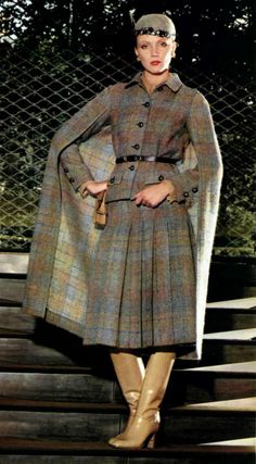 Chanel - L'Officiel magazine 1978 Plaid Dress Outfit, 60s Outfit, 1970s Vintage Fashion, Decades Of Fashion, 70s Women