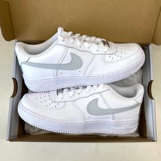 * HOLIDAY DEADLINE IS CLOSED, WHEN YOU ORDER NOW ITEMS WILL NOT ARRIVE IN TIME FOR CHRISTMAS! authentic white Nike Air Force 1 hand painted custom sneakers light grey swooshes insides and outsides sneakers The sneakers are protected against water/rain. You can clean the painted parts by hand with water only Do NOT wash the sneakers in the washing machine All sneakers are made on order, please allow 2 weeks processing time for your item to be shipped The Netherlands shipping : 2 work days Europe Black Air Force 1, White Nike Air Force 1, Custom Sneakers Nike, White Nike Air Force, Custom Nike Air Force, Nike Air Force 1 Custom, White Nike Air, Nike Air Force 1s, Air Force 1 Custom