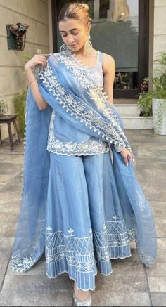 Diwali Dresses, Trendy Outfits Indian, Traditional Dresses Designs, Modest Dresses Casual, Indian Dresses Traditional, Traditional Indian Outfits, Dress Design Patterns