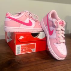 Nike Dunk Low Triple Pink In An 11.5c Never Worn New In Box Jordan And Nike Shoes, Nike Triple Pink, Triple Pink Dunks Outfits, Triple Pink Dunks, Nike Dunk Low Triple Pink, Nike Rosa, Jordan 4 Shoes