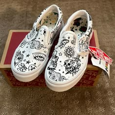 Brand New, Too Small. Kiddos Can Color These White Vans Or Leave Them. Vans Vinyl Decal, Custom Kids Vans Shoes, Shoe Art Converse White, Shoe Sketches Sneakers, Old Skool Vans Custom, Cheap White Shoes To Paint, Cool Lace Patterns For Vans, Vans Slip On Artwork, Sketched Vans