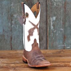 Horse Power White Pistol Boots - would go great with my purse, and of course my gun. Head Over Boots, Baby Dress Clothes, Cow Girl Boots, Girl Boots, Country Girl Style, Hunting Boots, Square Toe Boots, Cowboy Boots Women, Cute Boots