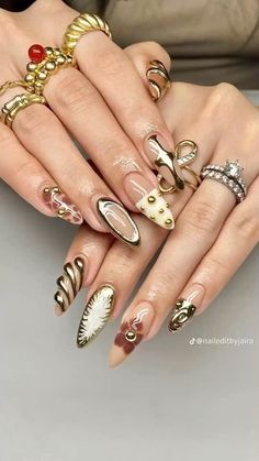 Nail Art Fall Autumn, Nail Design Glitter, Edgy Nails, Luxury Nails, Nail Charms, Fire Nails, Funky Nails, Dream Nails, Chic Nails