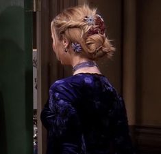 Phoebe Buffay Hairstyles, Phoebe Buffay Outfits, Hair Icon, Friend Outfits, Friends Fashion, Aesthetic Hair, Hair Dos, Pretty Hairstyles