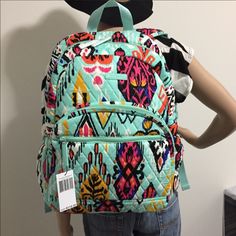 New Vera Bradley Backpack Has A Separate Compartment For Your Laptop Or Chrome Book Vera Bradley Pencil Pouch, Vera Bradley Backpack Campus, Vera Bradley Disney, Backpack Outfit, Floral Backpack, Quilted Backpack, Patterned Backpack, Vera Bradley Purses, Blue Backpack