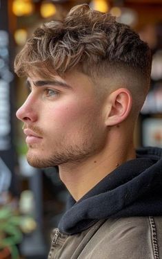 Braid Hairstyles For Men, Curly Fade, Skin Fade Hairstyle, Mens Haircuts Straight Hair, Low Taper Fade Haircut, Mens Hairstyles Fade