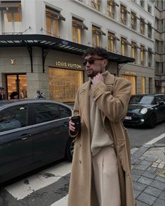 Fall Europe Outfits Men, London Fall Fashion Men, European Fashion Men Winter, Men European Fashion Winter, European Mens Fashion Winter, Oldmoney Outfit Men Winter, European Winter Outfits Men, Mens Winter Outfits Classy, European Mens Fashion