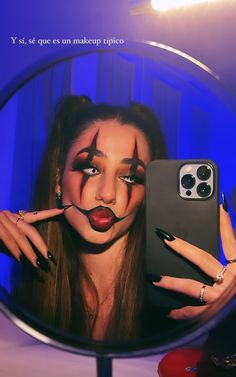 Crazy Halloween Makeup, Iconic Girl, Maquillage Halloween Simple, Spooky Makeup, Cute Clown Makeup, Dramatic Eyeliner, Halloween Makeup Clown