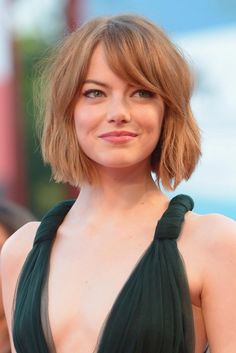 New Celebrity ‘Do Inspo! 19 Blunt Cuts to Copy via Brit + Co. Short Bobs, Square Face Hairstyles, French Bob, Shaggy Bob, Super Hair, Oval Face, Shag Haircut, Penteado Cabelo Curto, Bob Haircuts