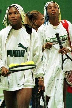 Tennis Athlete Aesthetic, 90s Tennis, Venus And Serena Williams, Tennis Aesthetic, Popular Costumes, Wimbledon Tennis, Tennis Life