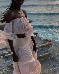 Light Feminine Aesthetic Black Women, Mermaidcore Black Women, Angel Core Aesthetic Outfits, Mermaidcore Fashion, Soft Girl Life Black Women, Siren Aesthetic Black Woman, Princesscore Black Women, Soft Life