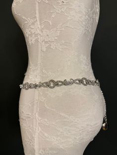 Beautiful & Unusal unique hand made Belt in a lovely silver finish. This will make a lovely accessory to company dresses as well as holiday accessory for swimwear. An excellent choice for a gift.  Choose from a wide range of sizes, from Teen to UK waist size 40. Every Belt is made with 12-14" adjustable chain to allow them to be worn over clothing and uses high quality clasps.  For any special requests send us a convo.  Fan Design Limited edition for 2024. Diamante Belt, Fan Design, Rhinestone Belt, Belt Dress, Dress Belt, Limited Edition, Hand Made, Gems, Beads