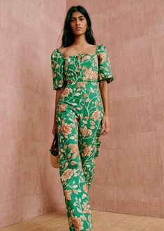 Printed high-rise trousers in cotton and linen;Straight wide leg;Zip and hook fastening at the side;Inside leg length: 86.5 cm (on all sizes) Gemini Print, Wedding Pantsuit, Linen Pants Outfit, Floral Trousers, Embroidered Pants, Wedding Attire Guest, Printed Trousers, Knitwear Dress, Colored Pants