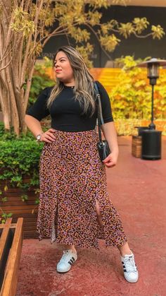 Floral Skirt Outfits Plus Size, Mid Size Long Skirt Outfit, Long Skirt Outfits Curvy, How To Style Long Skirts Plus Size, Mid Size Midi Skirt Outfit, Curvy Long Skirt Outfit, Long Skirt Outfit Plus Size, Mid Size Fashion Summer 2024, Casual Plus Size Outfits Summer