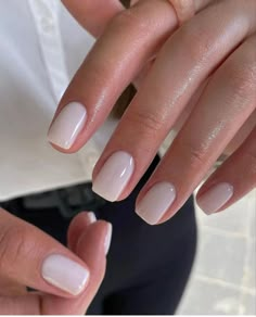 Short Fake Nails, Squoval Nails, Nagel Tips, Classic Nails, White Nail, Neutral Nails, Girls Nails