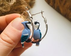 Blue jay birds hoop earrings made from polymer clay. Also you can order any birds you like. Polymer Clay Bird, Homemade Earrings, Quirky Jewelry, Funky Earrings, Clay Jewelry Diy, Bird Earrings, Jewelry Blue, Earrings Polymer Clay, Bird Jewelry