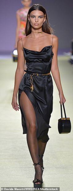 Versace Fashion, Black Silk Dress, Model Walks, Vintage Versace, Victoria Secrets, Mode Inspo