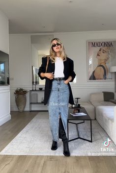 Casual Wear Outfits Street Style, Denim Skirt Work Outfit, Jeans Midi Skirt Outfit, Maxi Skirt Styling, Maxi Skirt Blazer, Women Leggings Outfits, Black Straight Skirt