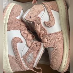 Brand New Jordan 1 Mid Se (Td) Never Been Worn Before, We’d Like To Sale Them To Someone Who Has A Little Girl Toddler And Would Like To Pair These Shoes With A Cute Outfit ! Shoes Jordan 1, Pink Jordans, Shoes Jordan, Girl Toddler, Kids Jordans, Newest Jordans, Jordan 1 Mid, Cute Outfit, Jordan Shoes