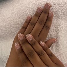 Elegant Pedicure Ideas, Short Hand Nails, Simple Short Gel Nails Classy, Pretty Nails Simple Classy Short, Acrylic Nails No Tips, Manicure Ideas For Short Nails Natural Classy, Short Gel Nails For Work, Neutral Nails On Black Women, Classy Short Nails For Work