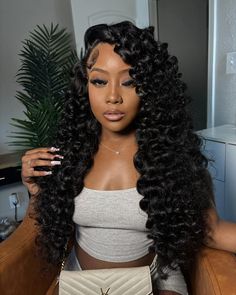 black lace wig#wigsforblackwomen #wigglebutt #wigmaking #wigstylist #wigstyling #wigsale #wigshop #wiglovers #wigmurah #wiggle Birthday Hair Ideas, Jet Black Wig, Black Lace Wig, Bday Hair, Lace Fronts, Wig Styling, Curling Hair With Wand