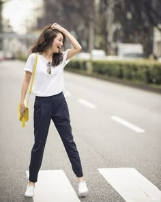 Uniqlo Women Outfit, Uniqlo Outfit, Look Office, Korean Street Fashion, Looks Style, Minimal Fashion