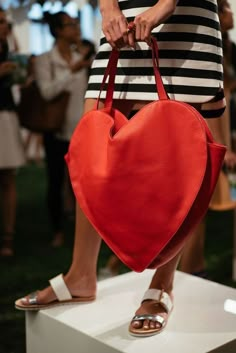 Leather Heart Bag, Diy Boots, Heart Bags, Kate Spade Spring, Red Tote Bag, Diy Bag Designs, Diy Bags Patterns, Snow Boot, Heart Bag