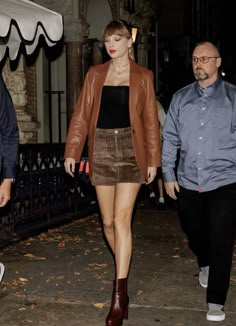 Taylor swift Taylor Swift Fashion 2024, Taylor Swift Outfits 2024, Taylor Swift Oufit, Taylor Swift Style Outfits, Outfits Taylor Swift, Taylor Swift Fashion, The Power Of Words, Power Of Words