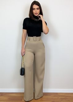 Wide Leg Jeans Com Scarpin, Wide Leg Alfaiataria, Calca Jeans Wide Leg Plus Size, Fall Fashion Outfits Casual, Corporate Baddie, Classy Business Outfits, Job Clothes, Business Professional Outfits, High Waist Pants