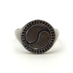 Yin And Yong Black Stone Black Bold Signet Ring Modern Jewellery Design, Nyc Jewelry, Korean Culture, Fine Gold Jewelry, Black Stones, Logo Gifts, Silver Signet Ring, Yin And Yang, Gold Alloys