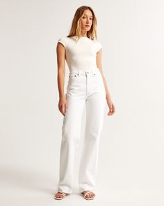 Our classic relaxed jeans in a white wash with a clean hem. This fit features a 10.5” high rise, is fitted at the waist and hips, and eases at the thigh into a relaxed, full-length leg shape. This jean is made from our vintage stretch fabric which features both an authentic vintage look and contains slight built-in stretch for additional comfort. High Rise 90s Relaxed Jean, Jean Fits, Low Rise Baggy Jeans, Perfect Denim, Women's Bottoms, Comfortable Jeans, Relaxed Jeans, Denim Outfit, College Outfits