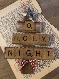 Christmas Craft With Scrabble Letters, Halloween Scrabble Tile Crafts, Christmas Crafts With Scrabble Tiles, Christmas Scrabble Tile Crafts, Scrabble Christmas Decorations, Scrabble Letter Ornaments, Jenga Crafts, Scrabble Christmas Ornaments