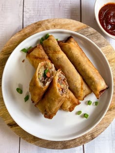 Enjoy the perfect crispiness of this homemade Beef Lumpia filled with ground beef and vegetables. A delicious appetizer, snack, or side dish for special occasions and gatherings. Try this easy-to-make recipe today! #lumpia #beeflumpia #filipinofood