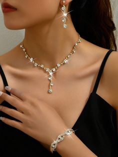 Style:Elegant \nDetails:Rhinestone \nGender:Women \nColor:Silver \n Women Things, Rhinestone Jewelry Set, Dark Jewelry, Wedding Accessories Jewelry, Fame Dr, Gold Jewelry Necklace, Women's Jewelry Sets, Girly Accessories, Fashion Jewelry Sets