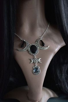 Length from start of neck is about 26 cm, (4,5 inches) adjustable. Everything is hand painted Dark Fantasy Jewelry, Pagan Necklace, Witch Necklace, Dark Jewelry, Necklace Moon, Gothic Witch, Witch Jewelry, Triple Moon, Mon Cheri