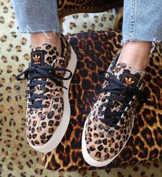 Leopard Tennis Shoes, Adidas Samba Rose, Samba Rose, Adidas Leopard, Tennis Shoes Outfit, Kicks Shoes, Leopard Sneakers, Cute Leopard, Sneaker Lovers