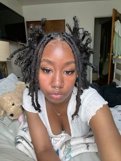 Crazy Loc Hairstyles, Simple Loc Styles For Women, Natural Short 4c Hairstyles, Hairstyles With Locs, Styled Locs, Locs With Beads, Loc Hairstyles For Black Women, Unique Loc Styles, Hairstyles For Locs