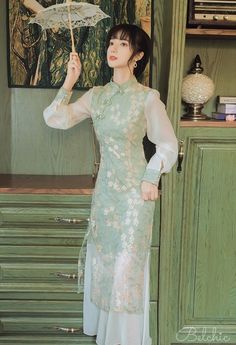 ❤ Chiffon Layered Flower Cheongsam Dress ❤ Unit (cm)

 S.
 Length 113 Shoulder Width 36 Sleeve Length 57 Chest 84 Waist 66
 M.
 Length 116 Shoulder Width 37 Sleeve Length 58 Chest 98 Waist 70
 L.
 Length 119 Shoulder Width 38 Sleeve Length 59 Chest 92 Waist 74 Spring Formal Cheongsam With Stand Collar, Elegant Long Cheongsam For Summer, Elegant Long Summer Cheongsam, Elegant Floral Print Cheongsam For Spring, Elegant Floral Print Spring Cheongsam, Elegant Spring Floral Print Cheongsam, Elegant Spring Floral Cheongsam, Elegant Floral Embroidered Ao Dai For Summer, Green Stand Collar Cheongsam For Spring