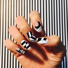 #nailart #naildesing #nailphoto Nail Unistella, Claire's Nails, Nails Opi, Nagellack Trends, Abstract Nail Art, Manicures Designs