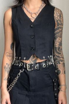 Backpiece Tattoo, Alt Outfits, Safety Pins, Punk Outfits, Alt Fashion, Glam Rock, Looks Vintage